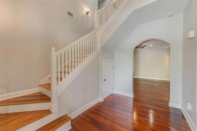 Foto del edificio - 1110 Highland St S