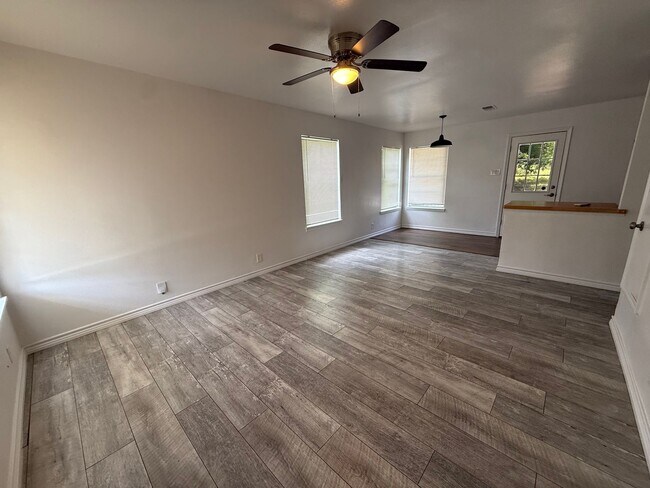 Building Photo - Charming 3-Bedroom Home with Hardwood Floors & Spacious Backyard
