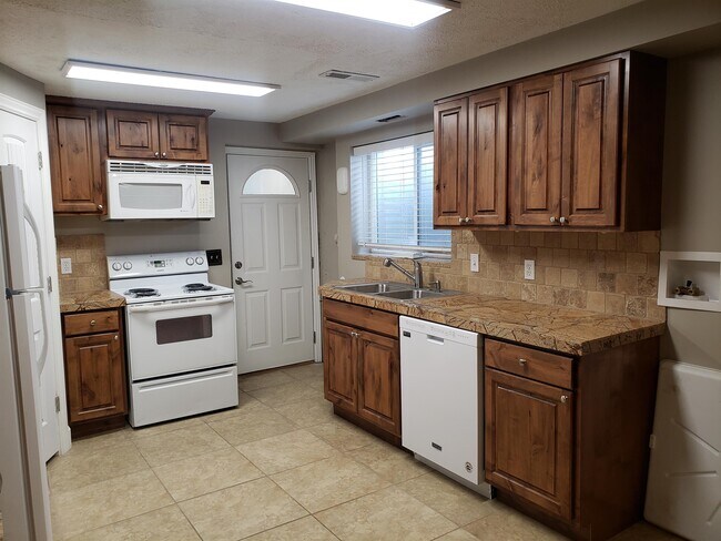 Building Photo - 3076 West