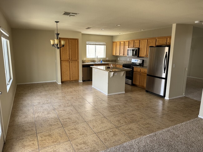 Building Photo - 1652 Sand Canyon Dr