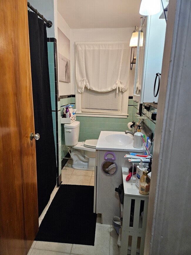 Baño - 1058 Post Rd