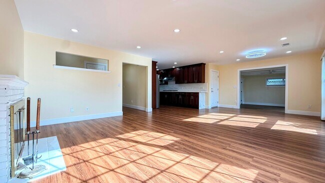 Foto del edificio - 5250 Keystone Dr