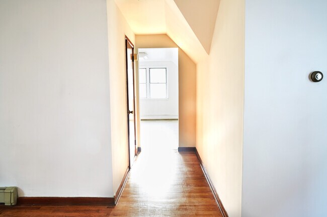 Building Photo - 333 75th St