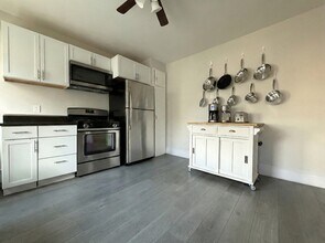 Building Photo - 20 Fellsway W