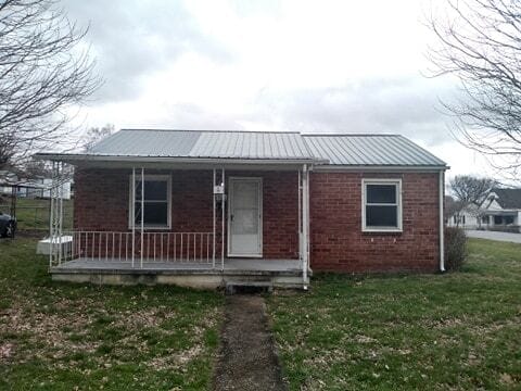 Primary Photo - 401 Amber St