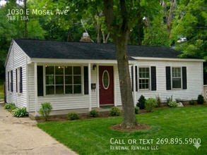 Building Photo - 1030 E Mosel Ave