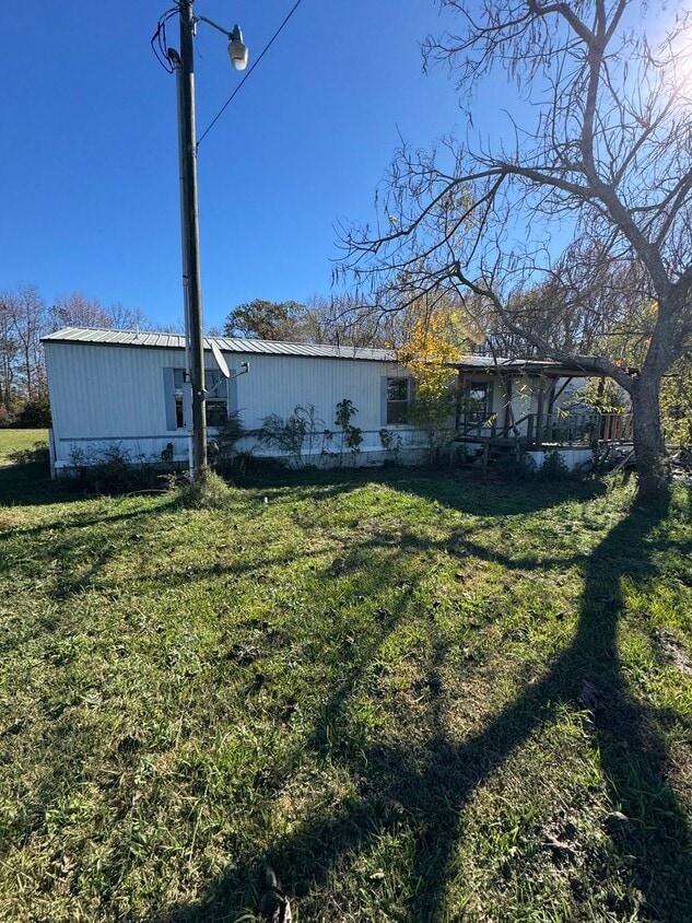 Primary Photo - 3 BR 2 Bath 1,120 sq ft singlewide mobile ...