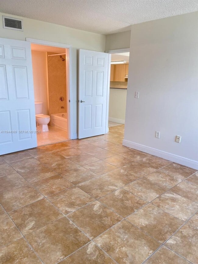 Foto del edificio - 3000 Coral Wy