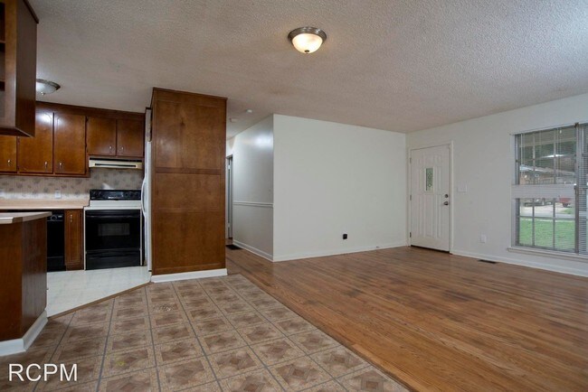 Building Photo - 3 br, 2 bath House - 3611 Penny St. SW