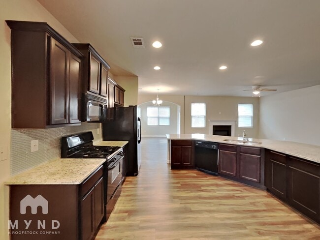 Foto del edificio - 116 Laurelcrest Ln