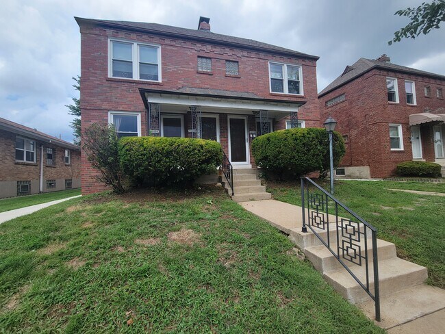 Building Photo - 5533 Chippewa St