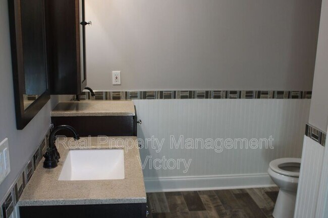 Foto del edificio - 635 Cogswell Ave