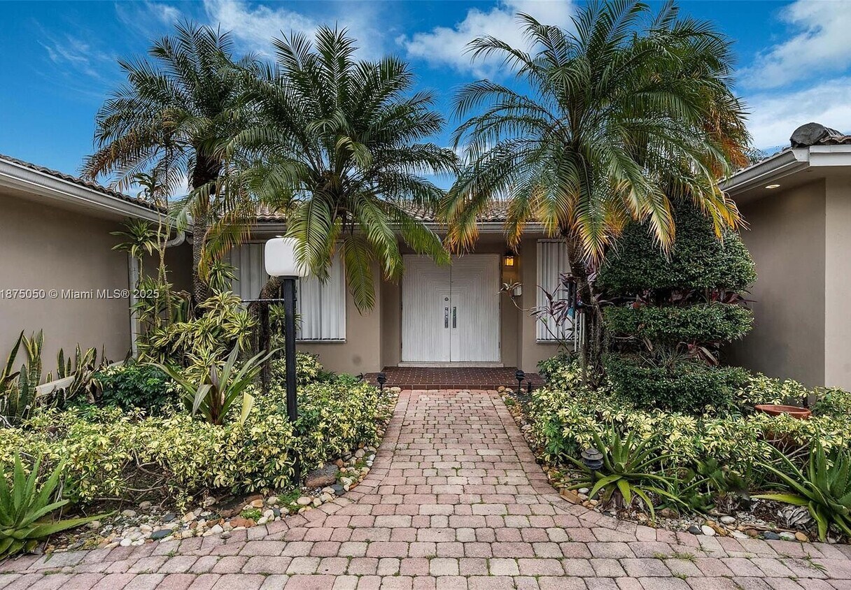 Foto principal - 20525 Highland Lakes Blvd