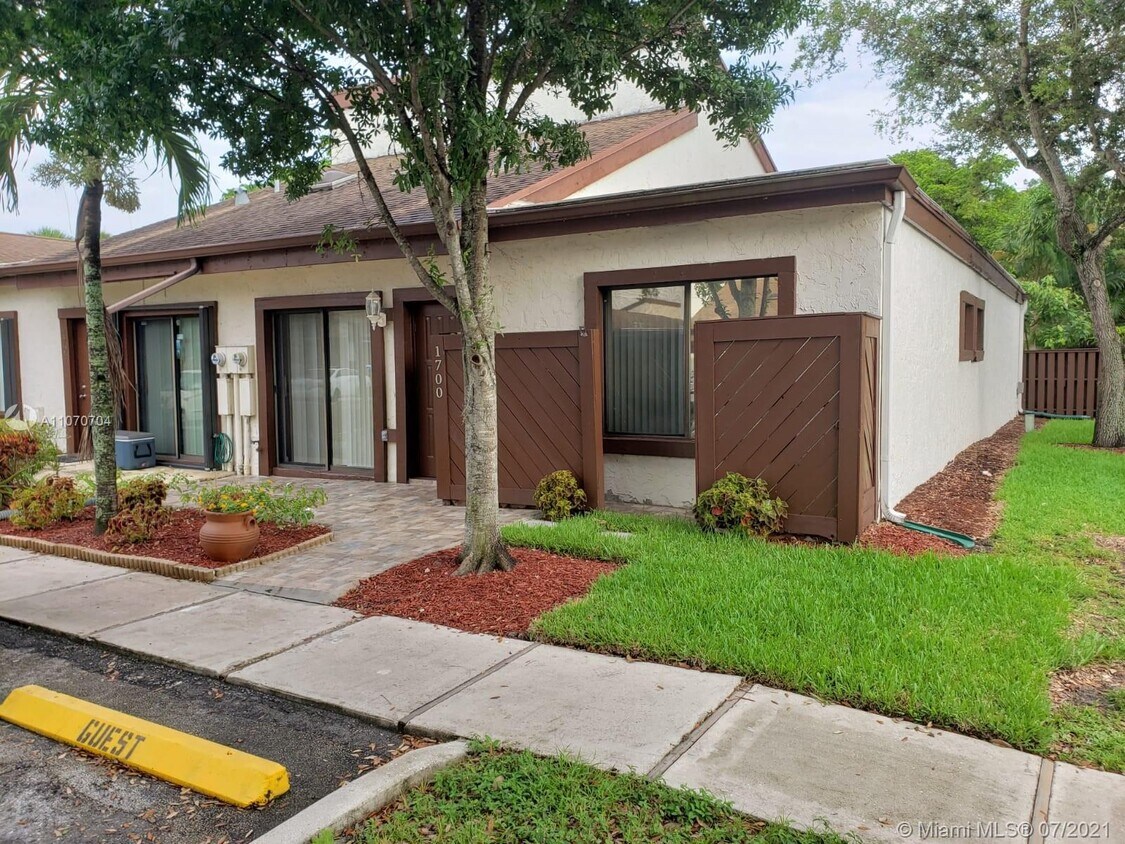 1700 NW 71st Ave, Plantation, FL 33313 House for Rent in Plantation