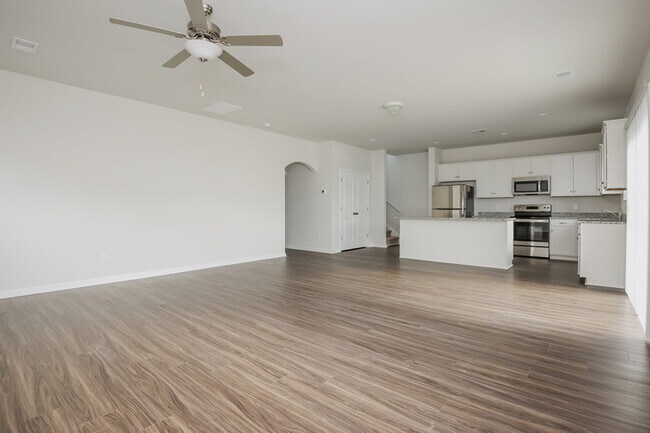 Building Photo - 111 Percheron Dr