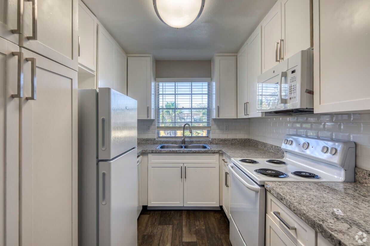 Foto principal - Heritage at Temple Terrace - One of a kind living experience