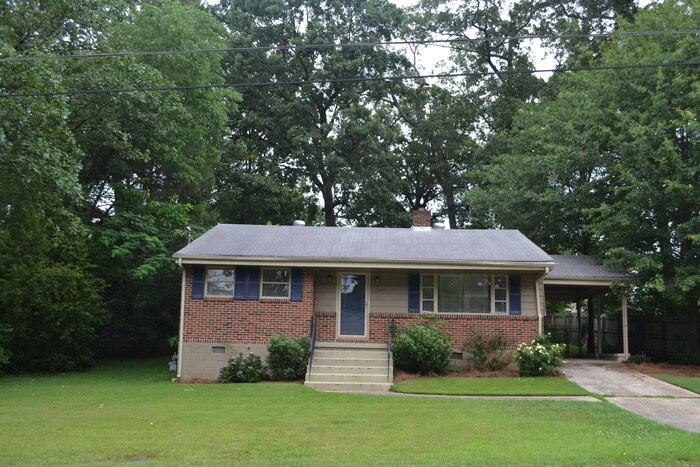 Foto principal - 3BR/1Bth with Covered Patio and Large Stor...