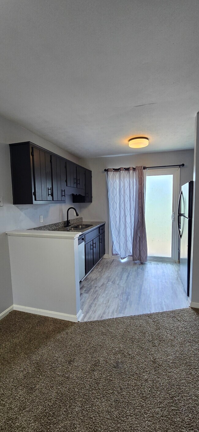 Foto del edificio - 2825 Frontier Ct