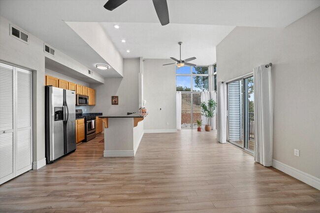 Foto del edificio - 2121 S Kinnickinnic Ave