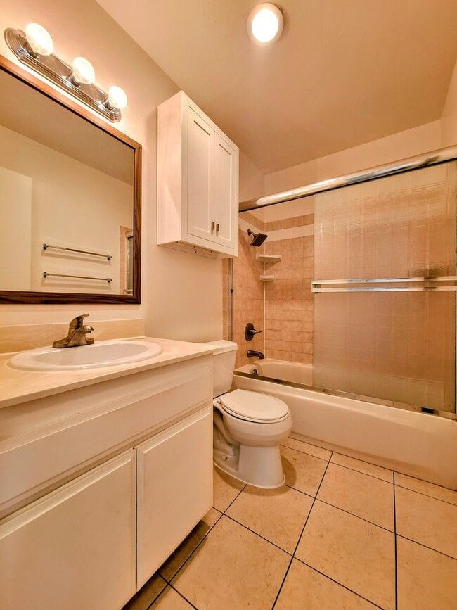 Building Photo - Beautifully Remodeled Second Floor Condo A...
