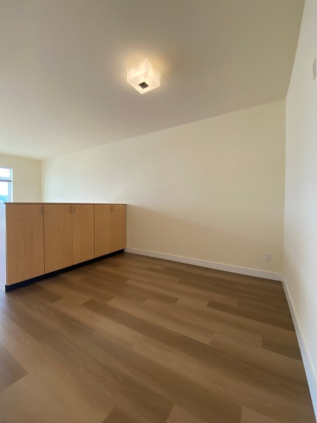 530 Bedroom Area - Library Place