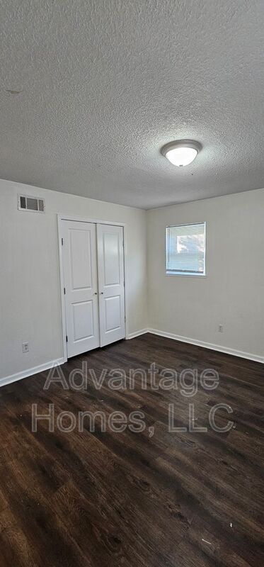 Foto del edificio - 702 N 70th St
