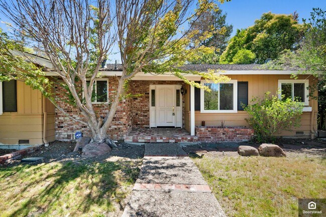 Building Photo - 117 Golden Hill Plz