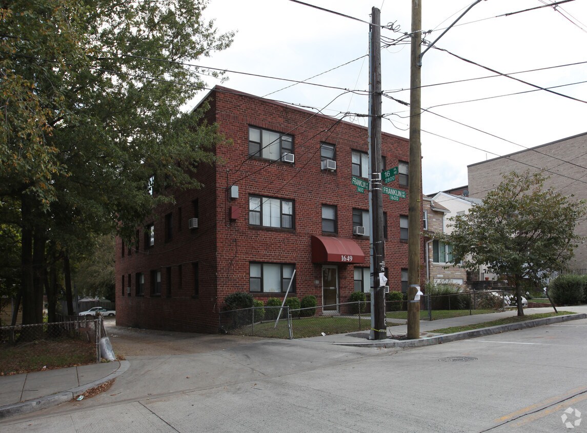 Building Photo - 1649 Franklin St NE