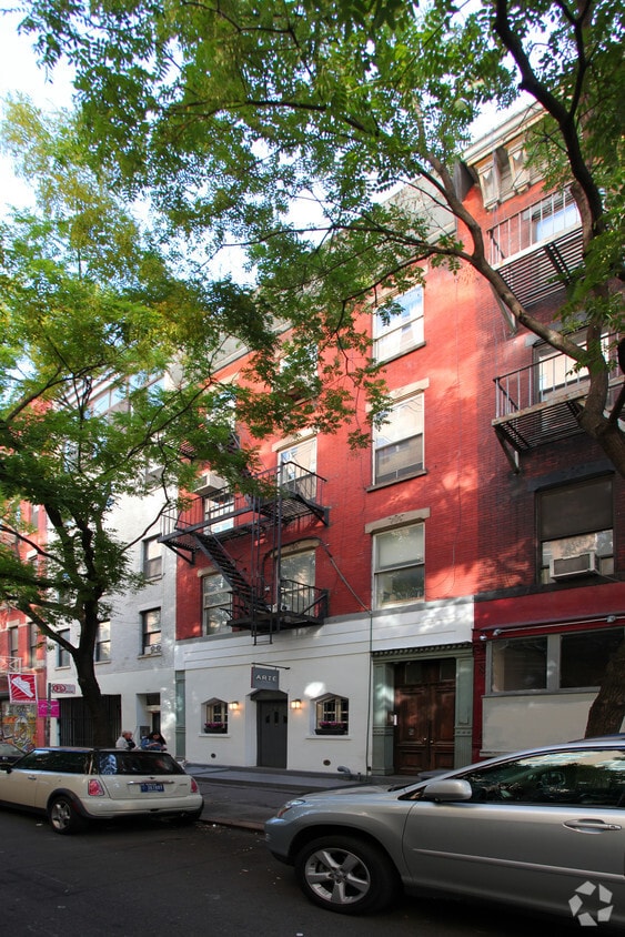 Building Photo - 294 Elizabeth St