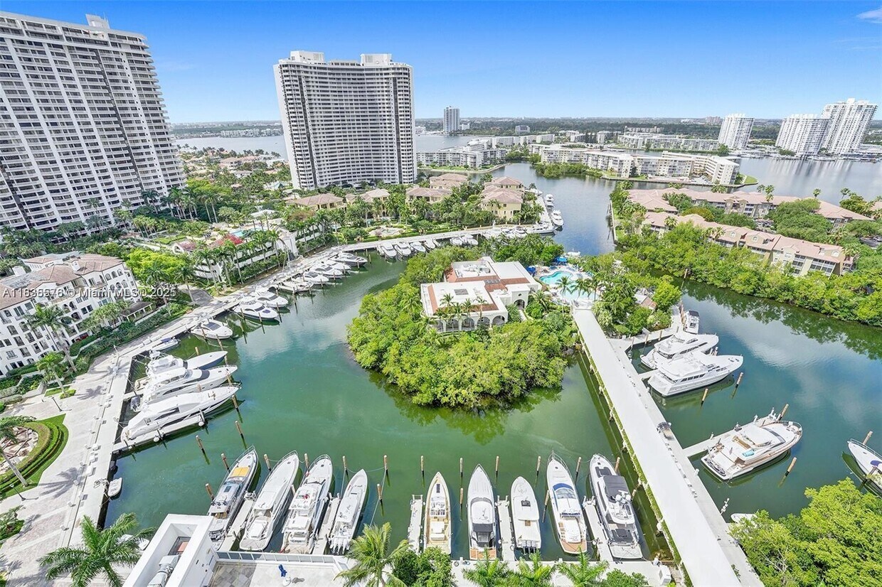 Foto principal - 4100 Island Blvd