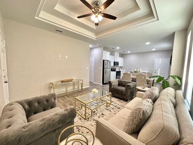 Building Photo - 630 Dawson Rd