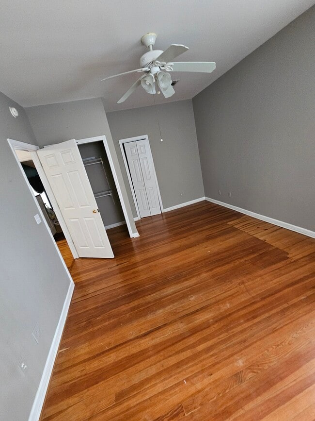 Building Photo - 310 Highland Heights Dr
