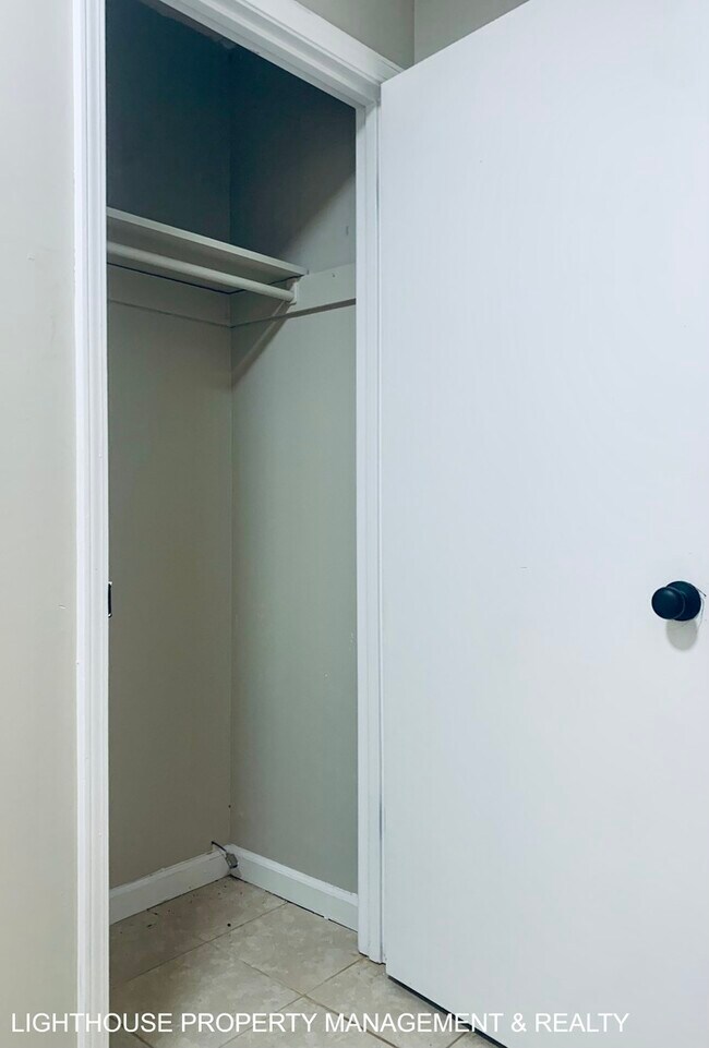 Foto del edificio - Renovated 2 Bed/2 Bath townhome with Attac...