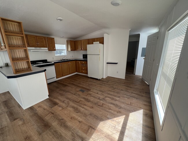 Foto del edificio - 8993 Moore Rd