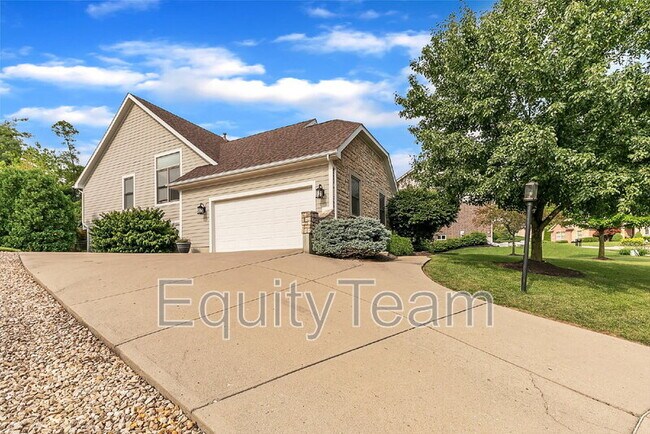 Photo - 135 S Pond Ct House