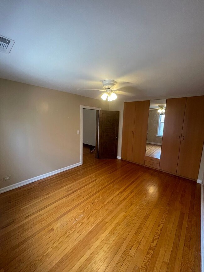 Building Photo - 1 Bed 1 Bath In Buena Park - Near Lake Mic...