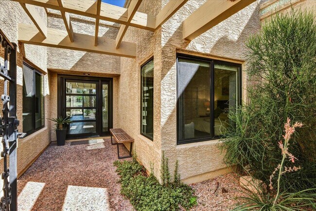 Foto del edificio - 4830 N 65th St