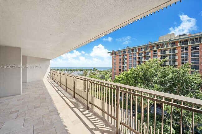 Foto del edificio - 2901 S Bayshore Drive Unit 7E