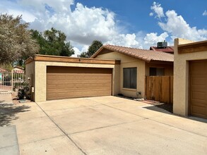 Building Photo - 14801 N 25th Dr