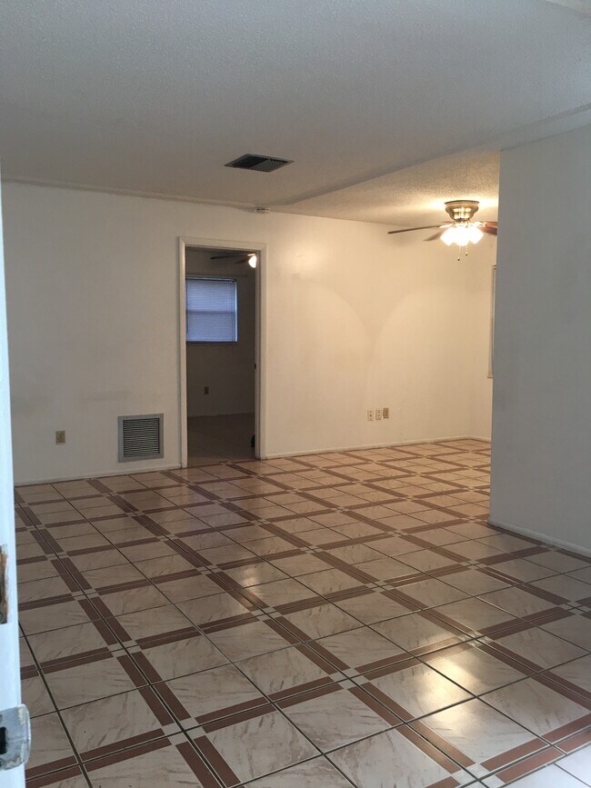 Foto del edificio - 1406 Meadowlark St