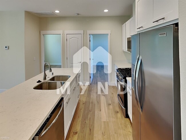 Building Photo - 3 br, 2 bath Condo - 2738 Franz Kafka Ave ...