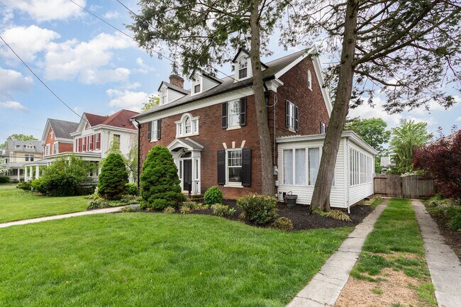 Building Photo - 4 Bedroom Home in Carlisle PA