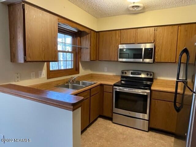 Foto del edificio - 130 Highland Ct