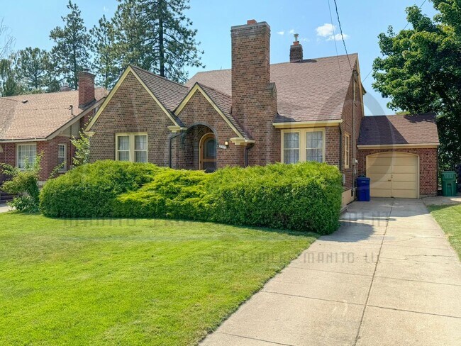 Foto del edificio - Beautiful Down River Brick Bungalow with R...