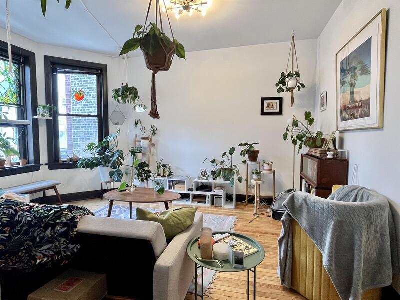 Foto principal - 837 W 33rd St