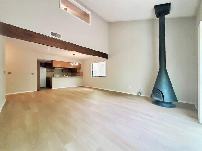 Building Photo - 3566 Ranch Rd 2222