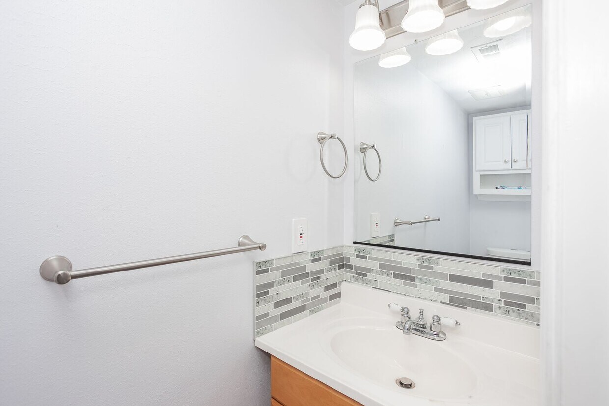 Foto principal - 5751 W Hastings Arch