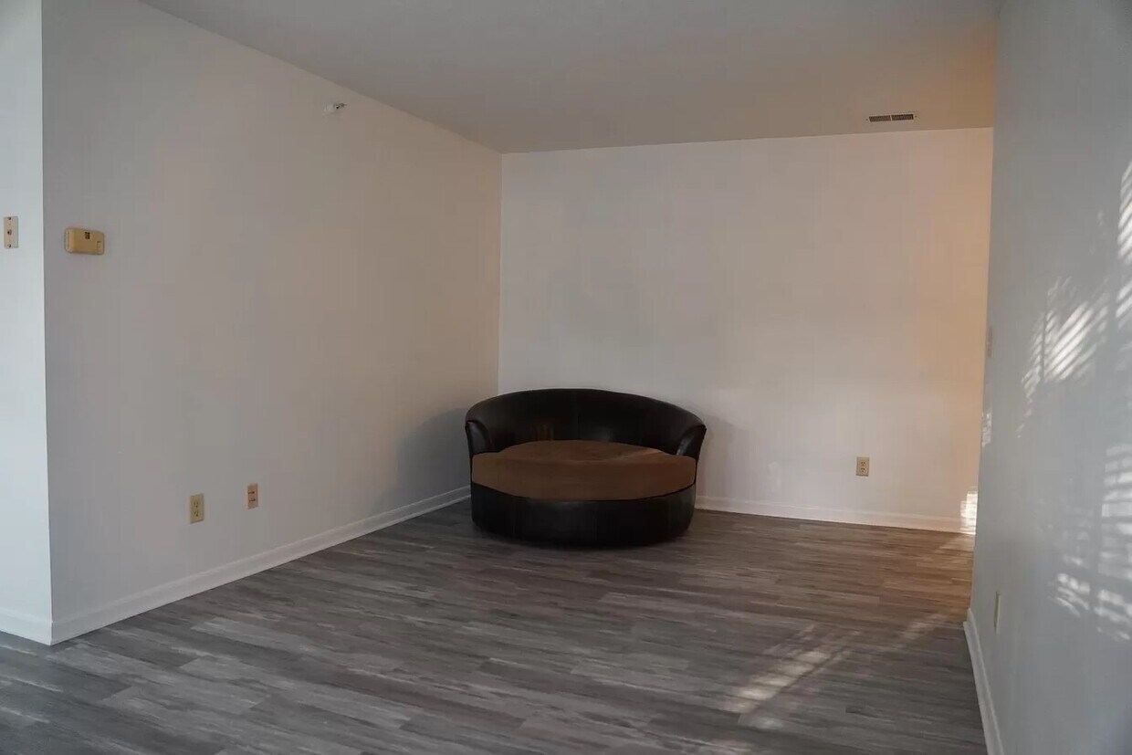 100 Northridge Dr Unit 1, Oxford, OH 45056 Condo for Rent in Oxford