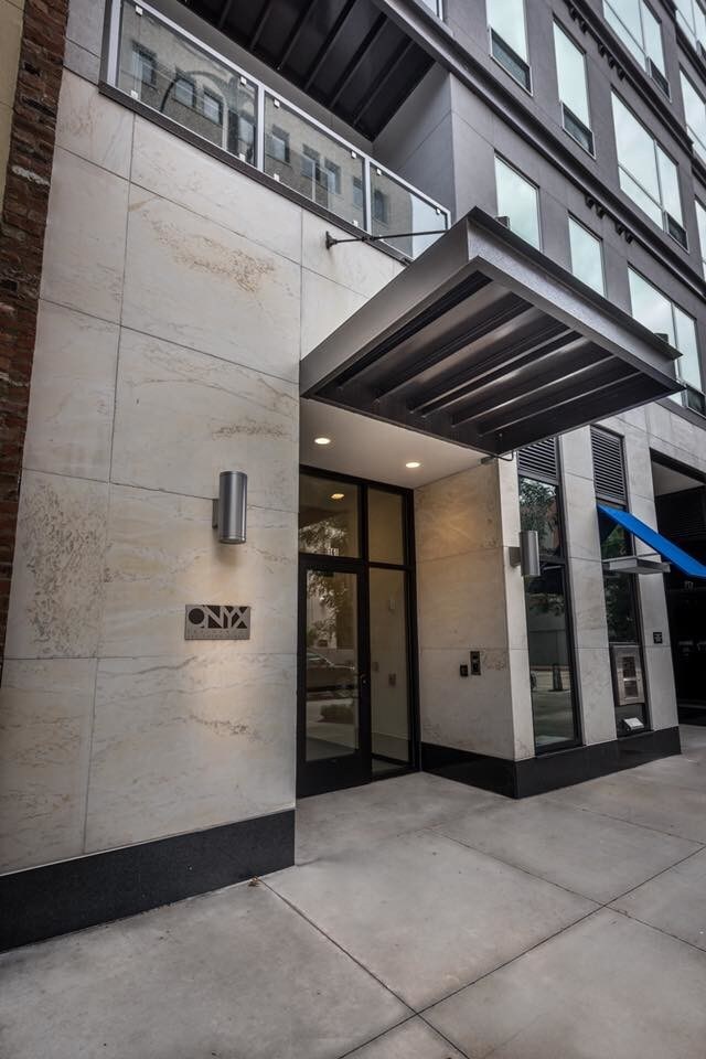 Onyx Residences Apartments 161 3rd St Baton Rouge, LA