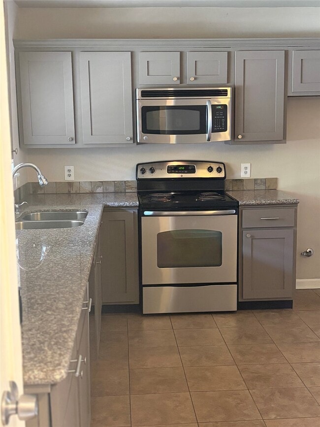 Building Photo - 9 Wolfhound Ln
